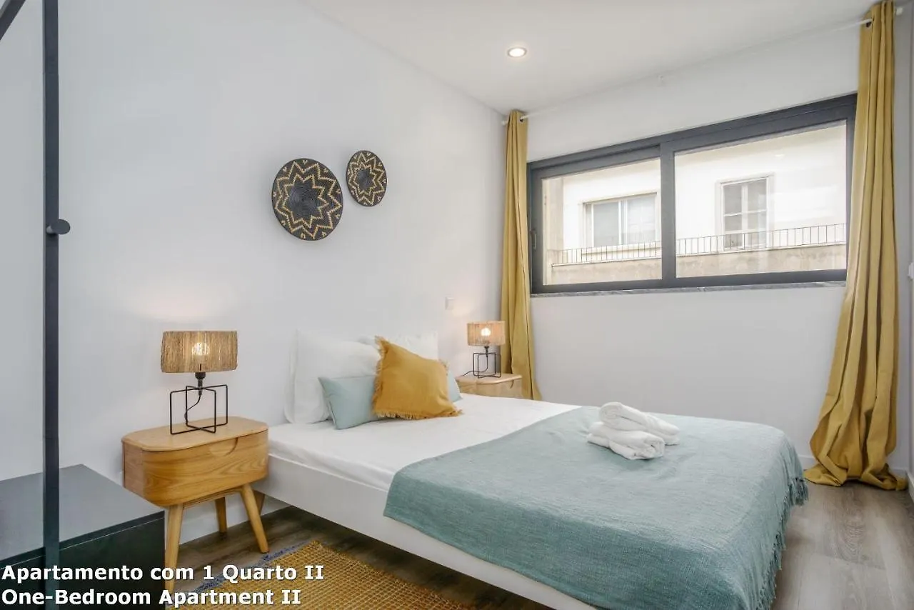 Akisol Faro Yellow Apartment