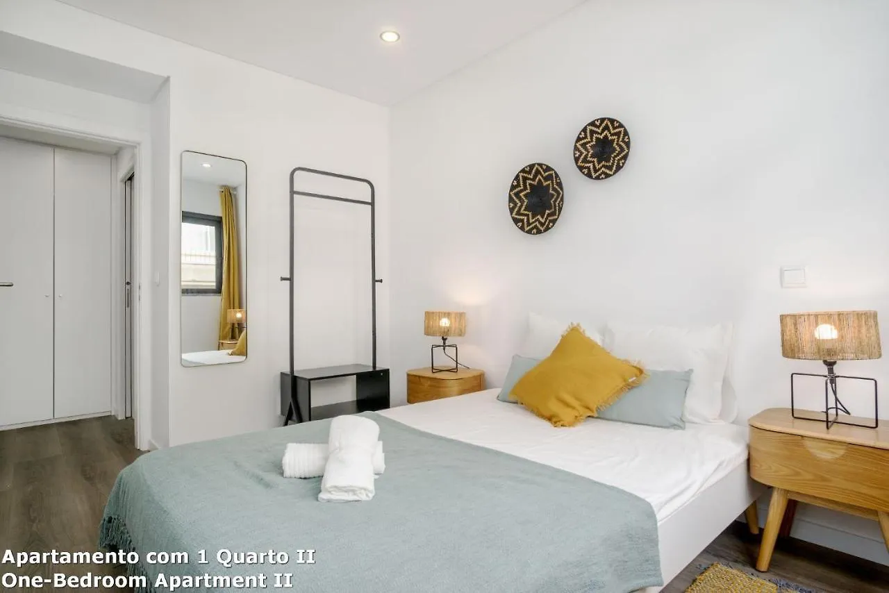 Akisol Faro Yellow Apartment