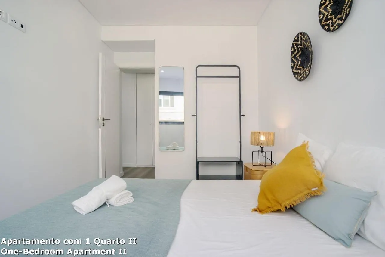 Akisol Faro Yellow Apartment