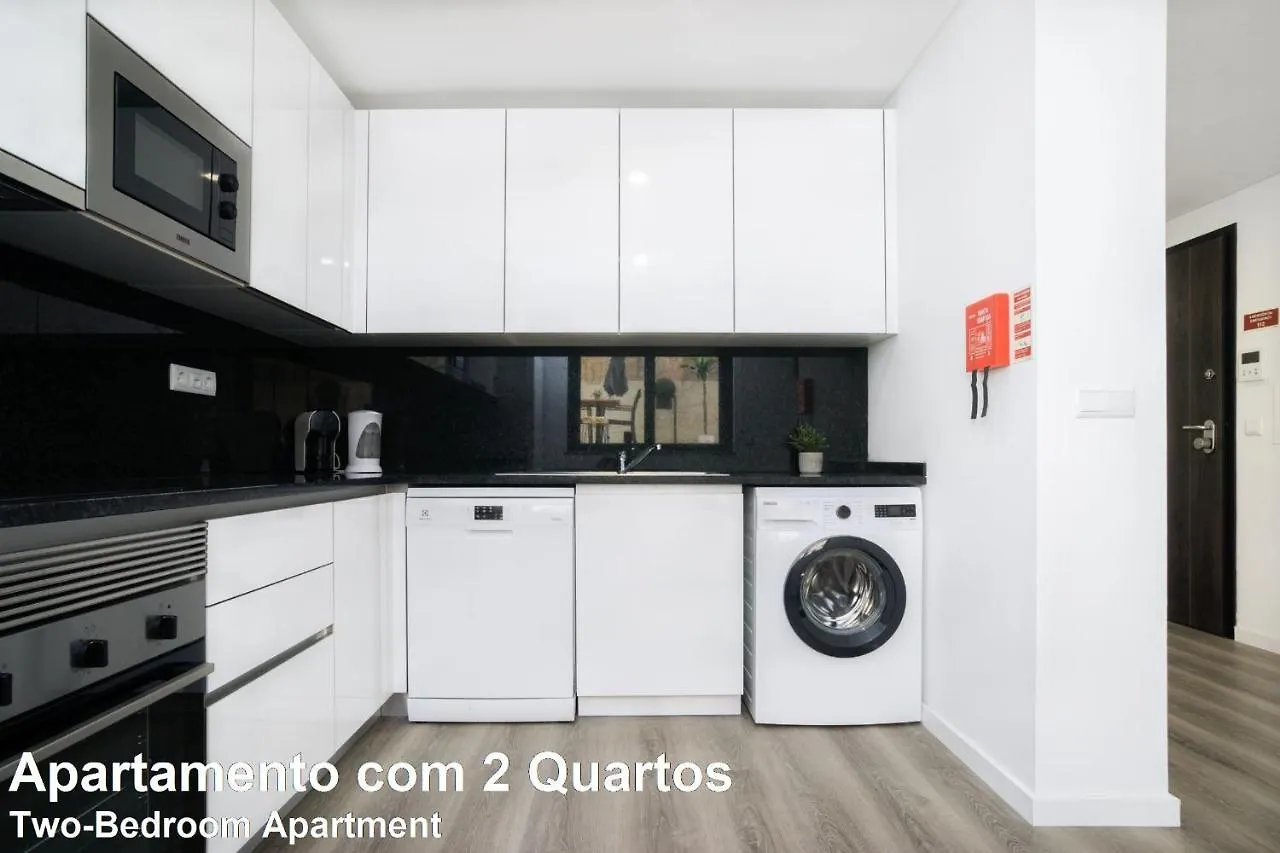 Akisol Faro Yellow Apartment