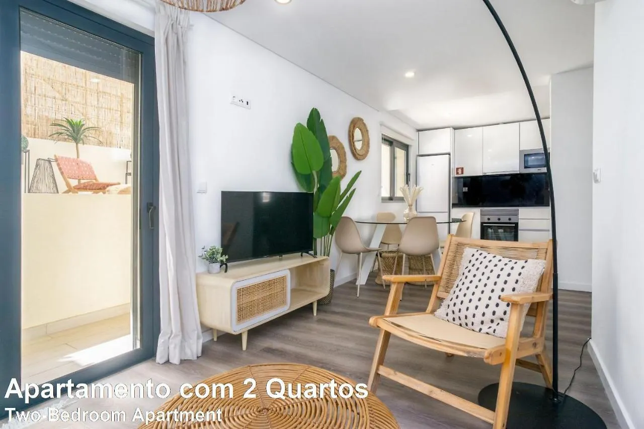 Akisol Faro Yellow Apartment