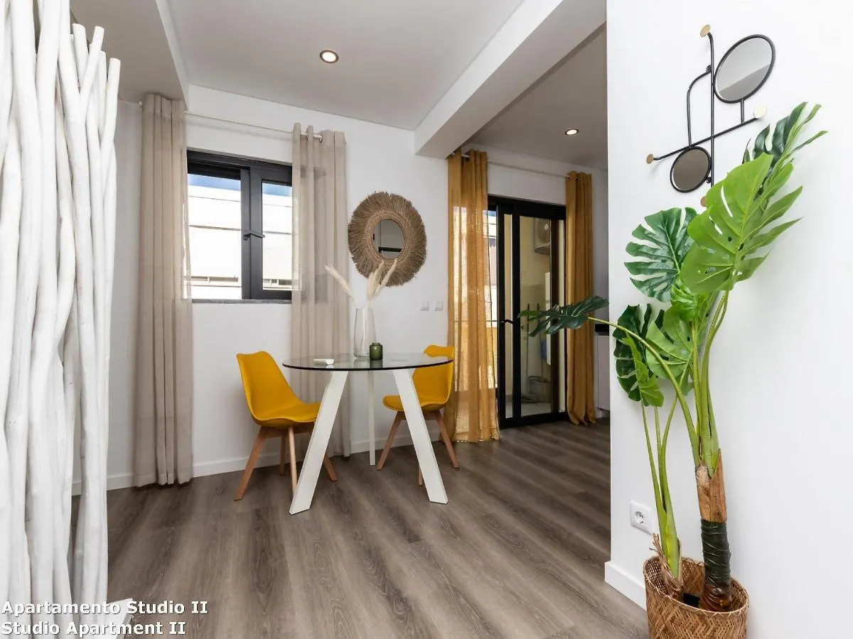 Akisol Faro Yellow Apartment