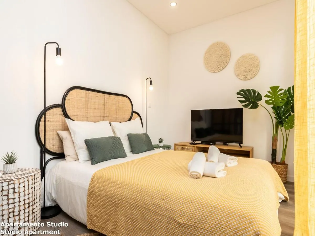 Akisol Faro Yellow Apartment